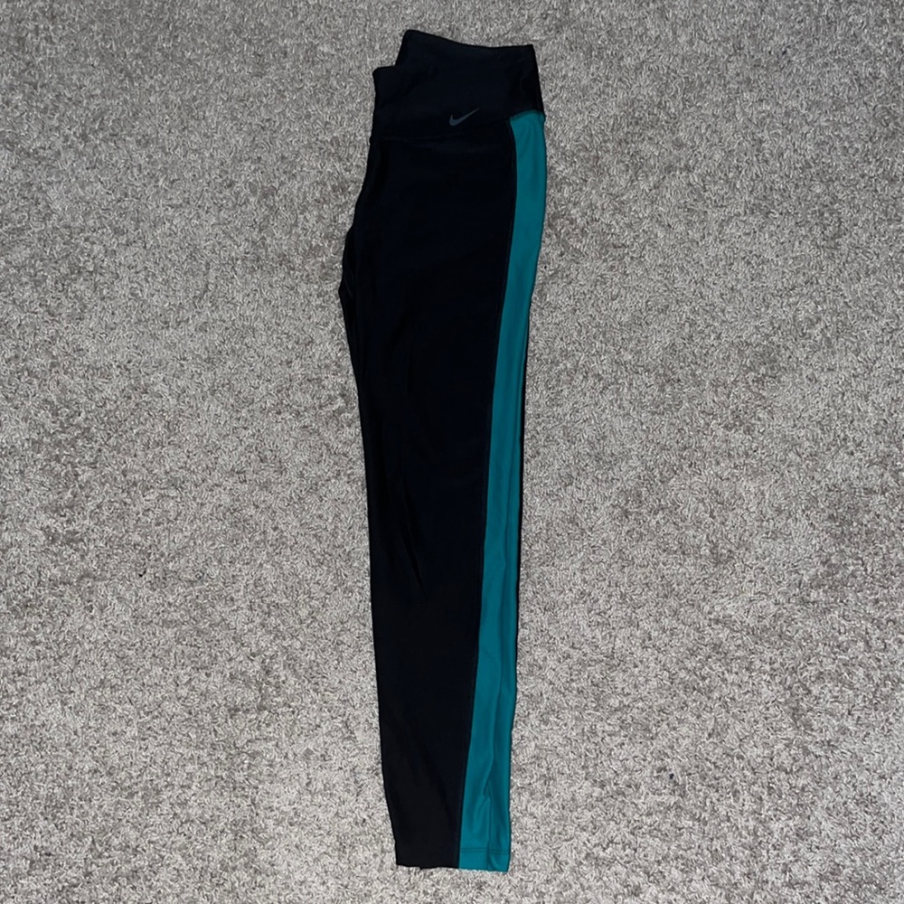Nike leggings with stripe down the leg
